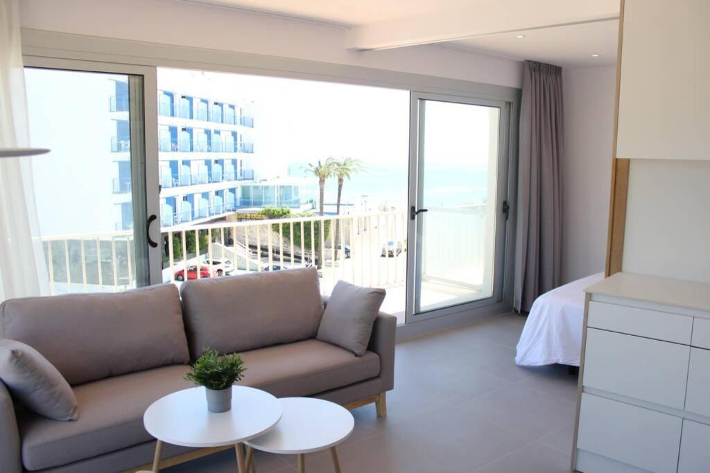 Beautiful Loft, Huge Sunny Terrace, View Over The Beach And Sea Roses Exterior foto
