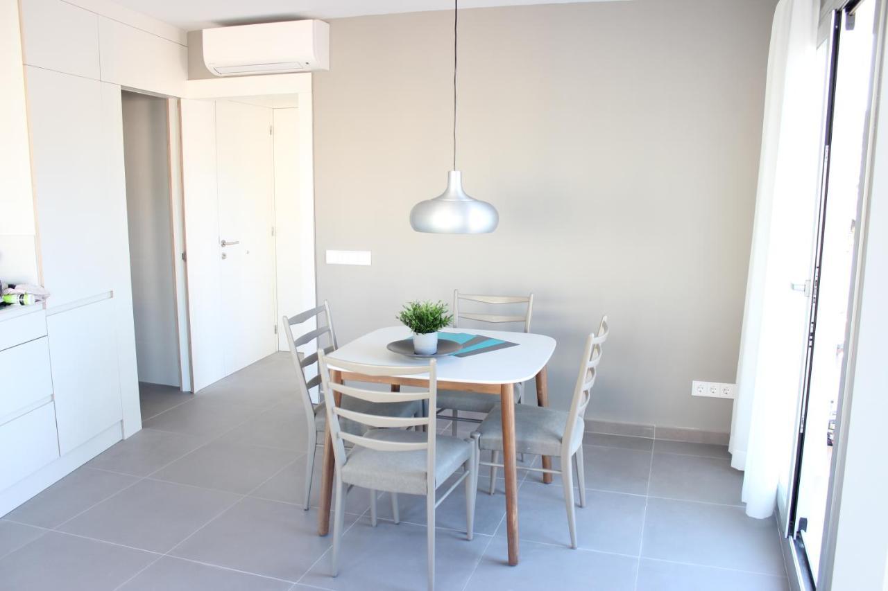 Beautiful Loft, Huge Sunny Terrace, View Over The Beach And Sea Roses Exterior foto