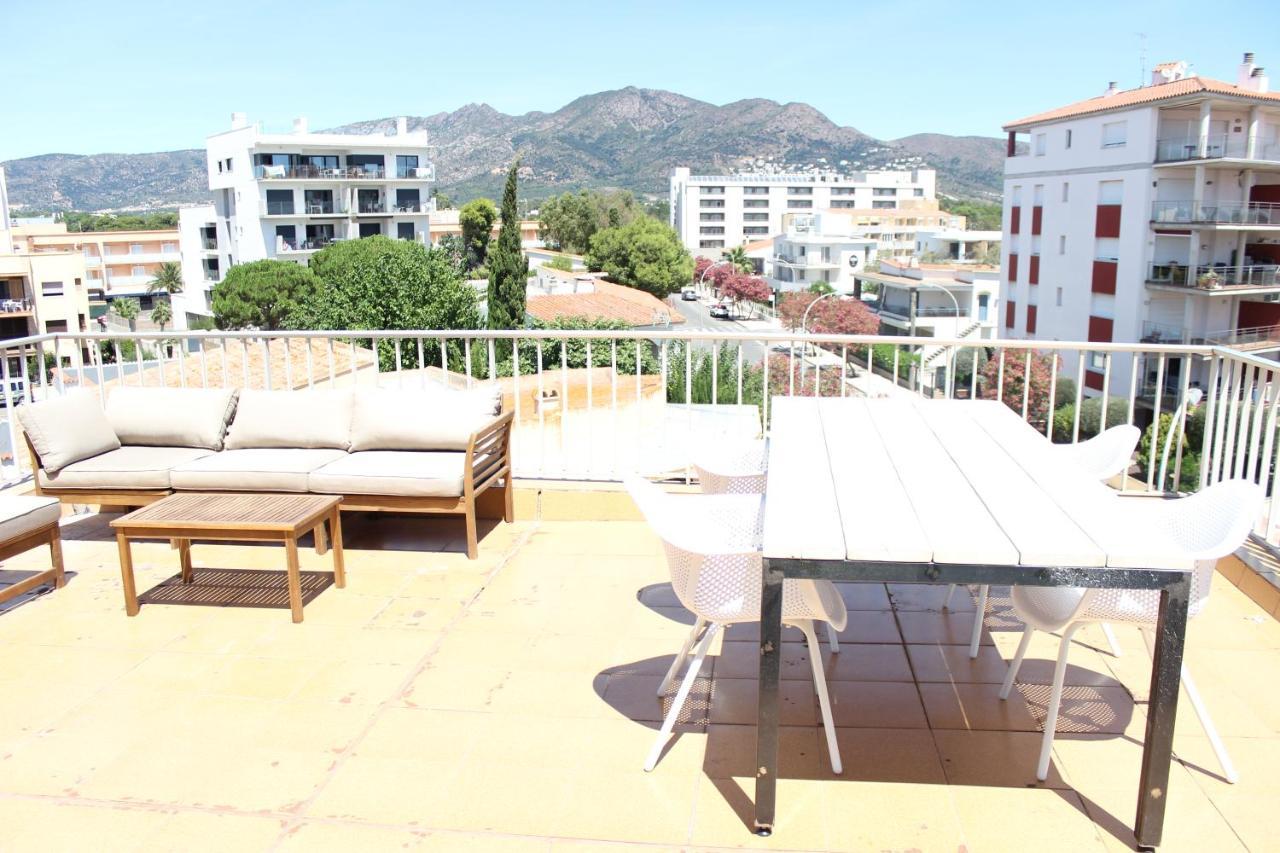 Beautiful Loft, Huge Sunny Terrace, View Over The Beach And Sea Roses Exterior foto