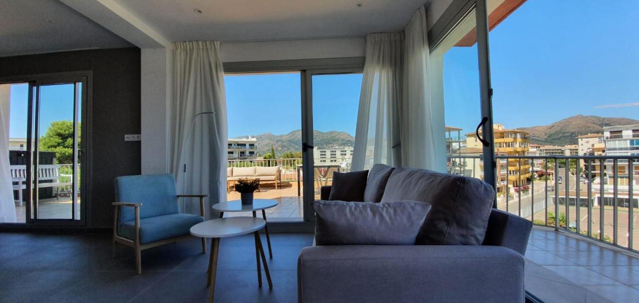Beautiful Loft, Huge Sunny Terrace, View Over The Beach And Sea Roses Exterior foto